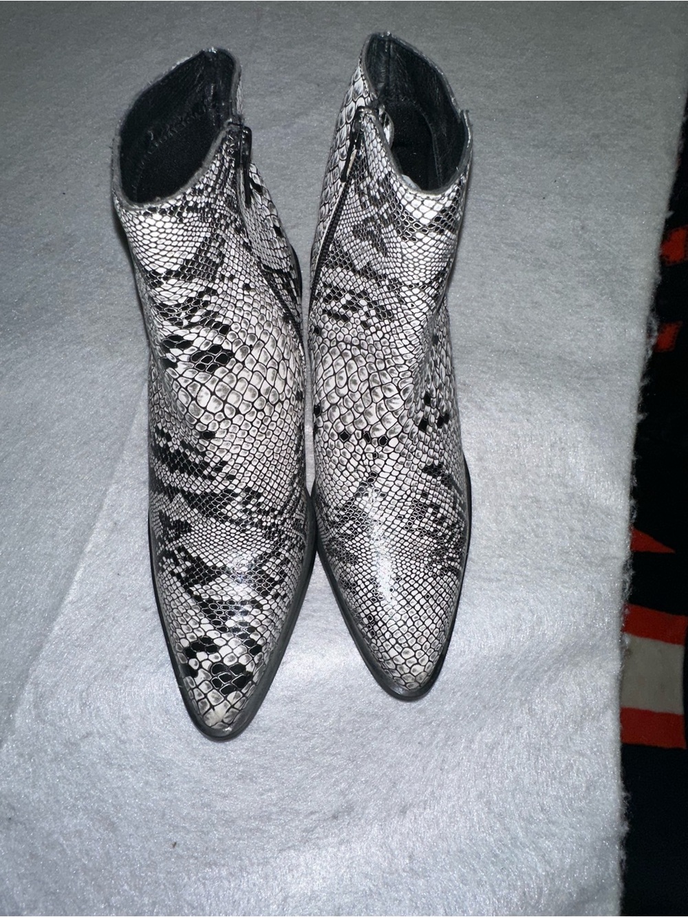 🤠 Shyanne "Trixie" Snake Print Leather Western Booties - Size 8.5.